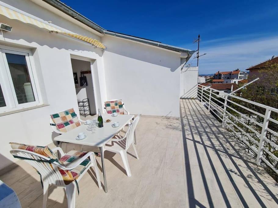 Ferienwohnung Prostorny Domov V Nejkrasnejsi Casti Chorvatska Vodice Exterior foto