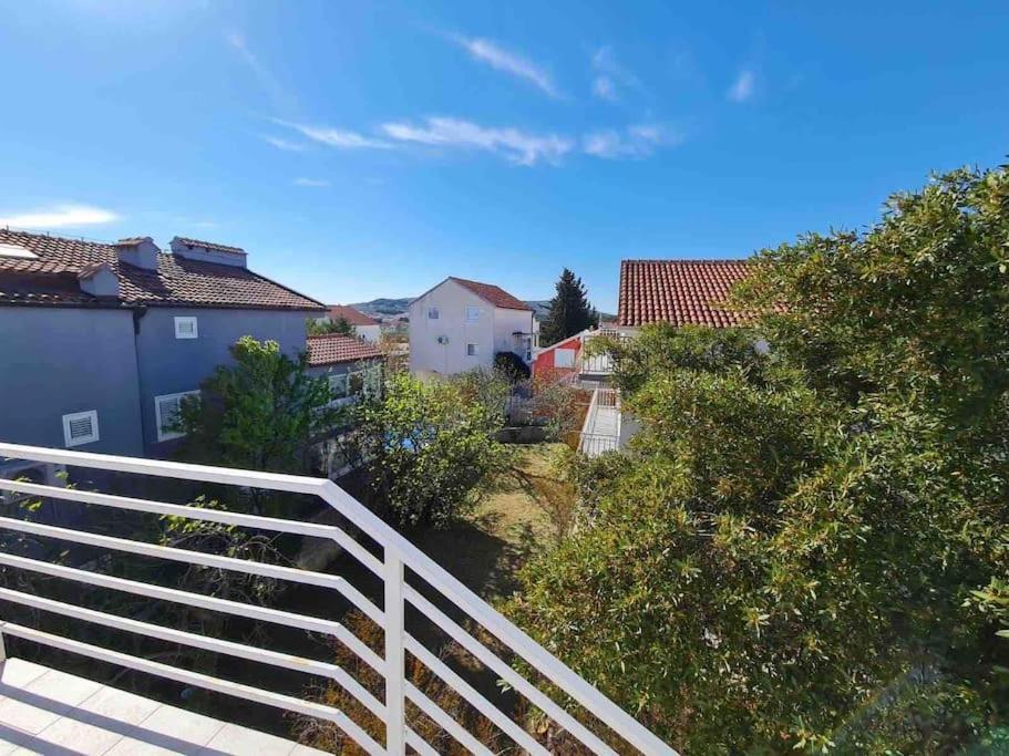 Ferienwohnung Prostorny Domov V Nejkrasnejsi Casti Chorvatska Vodice Exterior foto